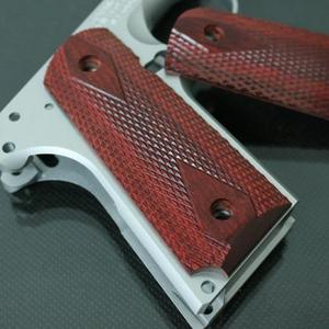M1911 Officer Size Diamond Chechered Grip -Red