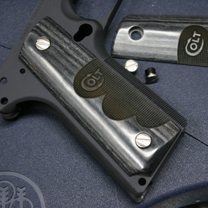 GM45 with Peral and Logo Wood Grip